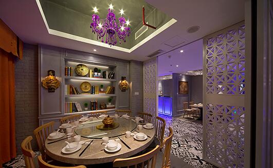 你們設(shè)計(jì)師收費(fèi)嗎？